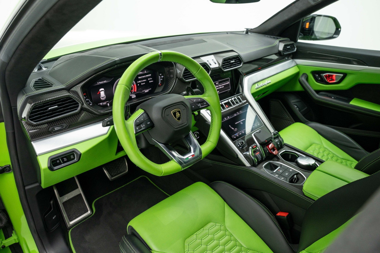 2021 LAMBORGHINI URUS GCC, DEALER WARRANTY UNTIL 2026